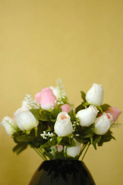 Closeup Shot Bouquet Pink White Roses Vase — Stock Photo, Image