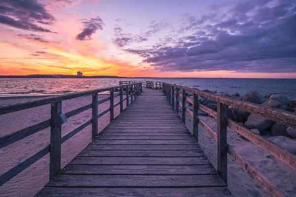 Piękny Zachód Słońca Molo Plaży — Zdjęcie stockowe