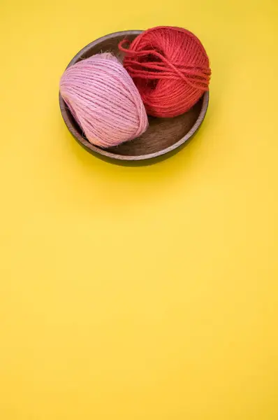 Vertical Shot Cotton Yarns Yellow Surface Copy Space — Stock Photo, Image