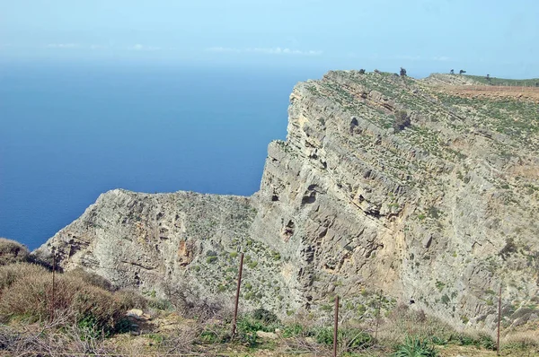 Eine Wunderschöne Landschaft Mit Felsen Und Meer — Stockfoto
