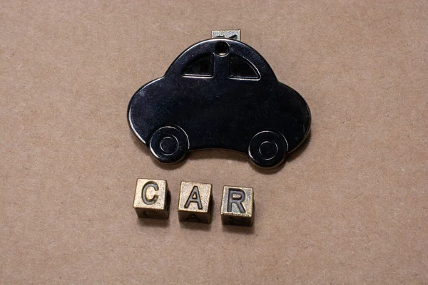 Zbliżenie Miniaturowej Zabawki Samochodowej Drewnianych Kostek Słowem Car — Zdjęcie stockowe