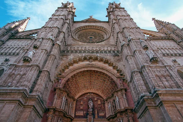 Tiro Ângulo Baixo Catedral Santa Maria Palma Espanha Durante Dia — Fotografia de Stock