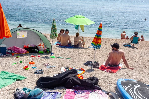 Numana Italia 2021 Gente Mayoría Turistas Locales Italianos Disfruta Playa — Foto de Stock