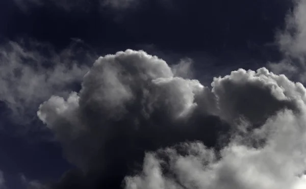 Céu Nublado Dramático Perfeito Para Fundo — Fotografia de Stock