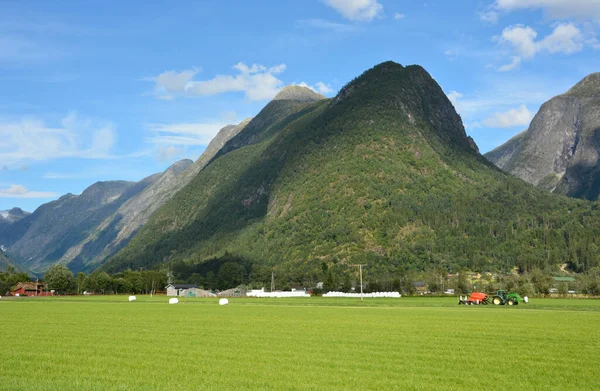Egy Gyönyörű Felvétel Fjaerland Hegységről Norvégiában — Stock Fotó