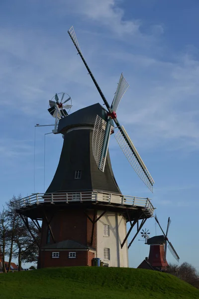 Lövés Die Greetsieler Zwillingsmuhlen Krummhorn Németország — Stock Fotó