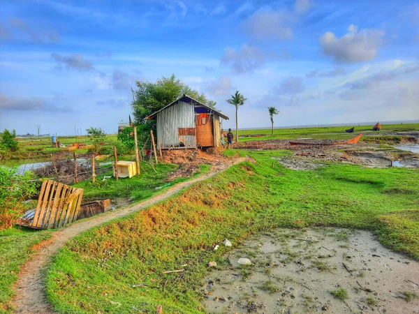 Una Casa Rural Con Estrecho Sendero Campo —  Fotos de Stock