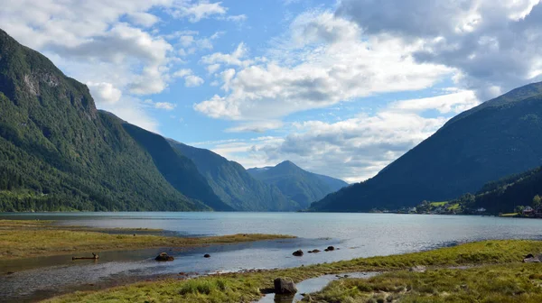 Eine Schöne Aufnahme Des Fjaerlandsfjords Vestland Norwegen — Stockfoto