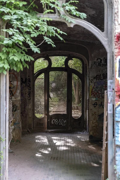 Barcelona Espanha Maio 2021 Antigo Edifício Abandonado Ruínas Local Escuro — Fotografia de Stock