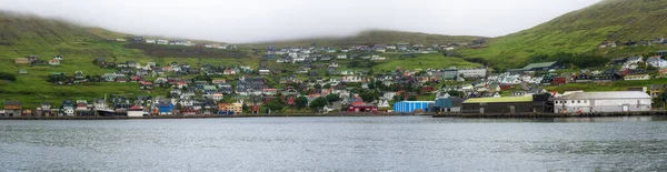 Scenic View Colorful Residential Houses Blue Lake Faroe Islands — Stock Photo, Image