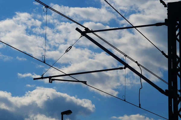 Силуэт Воздушной Линии Метро Франкфурте Сине Белом Небе Франкфурте Метро — стоковое фото