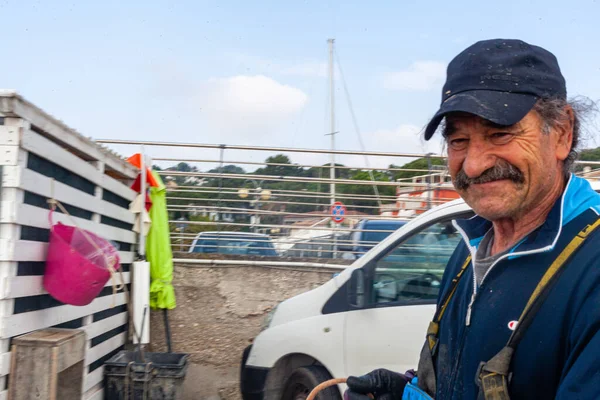 Numana Italia 2021 Muelle Pescadores Pescado Fresco Los Mariscos Silvestres — Foto de Stock