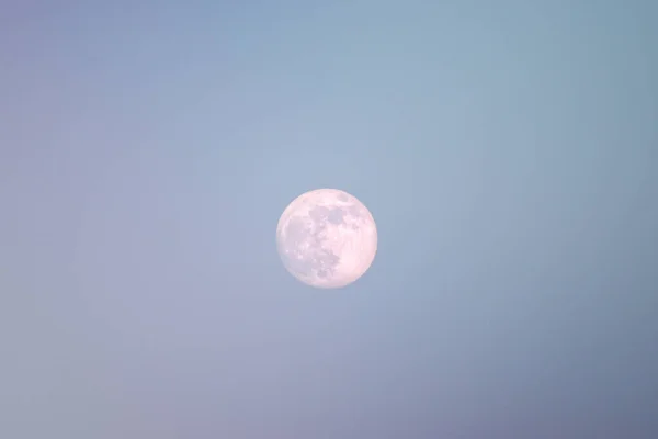 Belo Tiro Lua Cheia Céu Azul — Fotografia de Stock