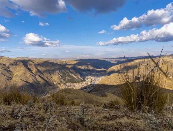Μια Όμορφη Θέα Της Πόλης Huancavelica Συλληφθεί Από San Jeronimo — Φωτογραφία Αρχείου