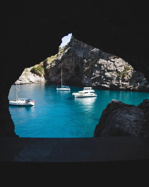 Mallorca Espanha Junho 2019 Barcos Águas Azuis Maiorca Espanha — Fotografia de Stock