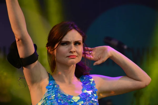 Bath United Kingdom Ingdom Jun 2021 Sophie Ellis Bextor在英国巴斯维多利亚公园的Pub音乐节上表演 2021年6月19日 — 图库照片