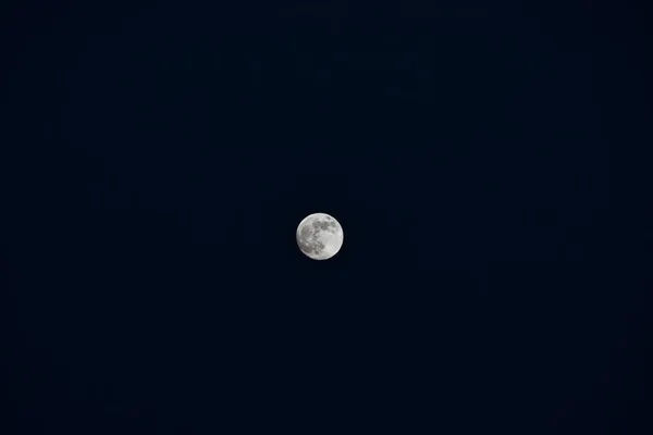 Fondo Luna Llena Punto Medio Cielo Oscuro —  Fotos de Stock