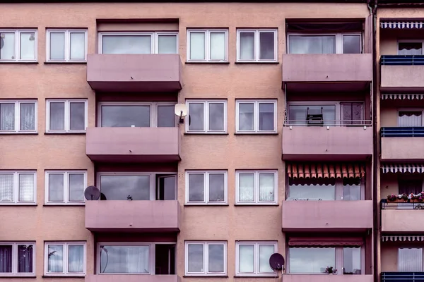 Nízký Úhel Záběru Vysoké Obytné Budovy — Stock fotografie