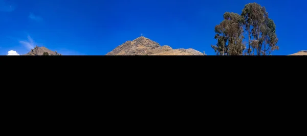 秘鲁万卡维利卡山脉全景照片 — 图库照片