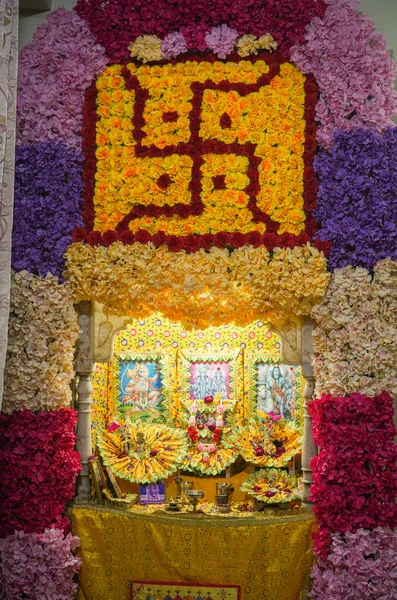 Fotografie Verticală Unei Case Indiene Decorate Pentru Festivalul Diwali — Fotografie, imagine de stoc