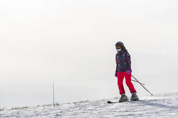 Een Skipiste Met Skiërs Erciyes Kayseri Turkije — Stockfoto