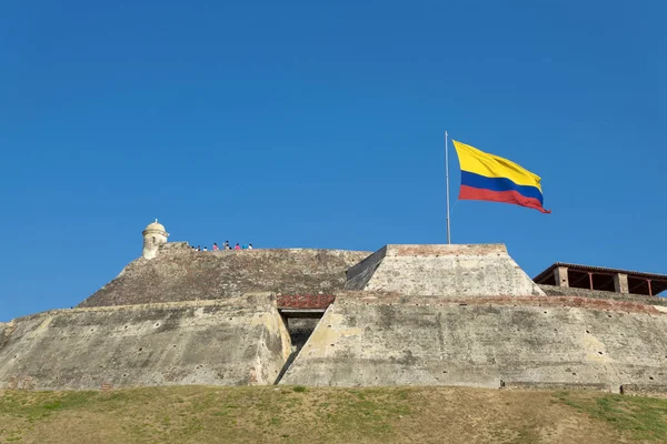 Kolumbijska Flaga Wieje Wietrze Przez Mury Twierdzy Castillo San Felipe — Zdjęcie stockowe