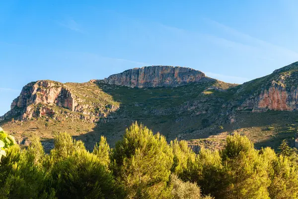 Ein Faszinierender Blick Auf Eine Wunderschöne Berglandschaft — Stockfoto