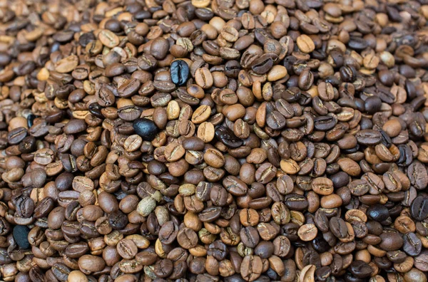Çeşitli Kahve Çekirdeklerini Yakından Çek — Stok fotoğraf