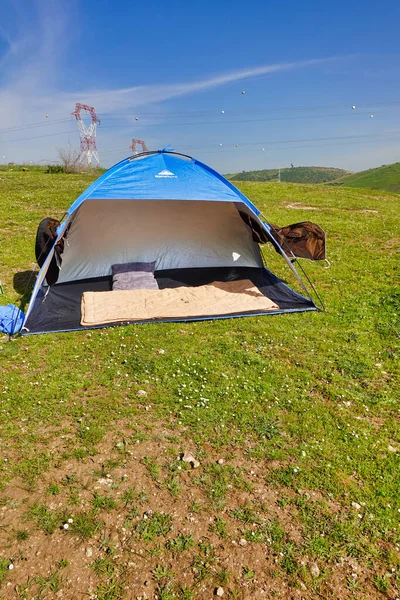 Tiro Uma Tenda Campo Verde — Fotografia de Stock