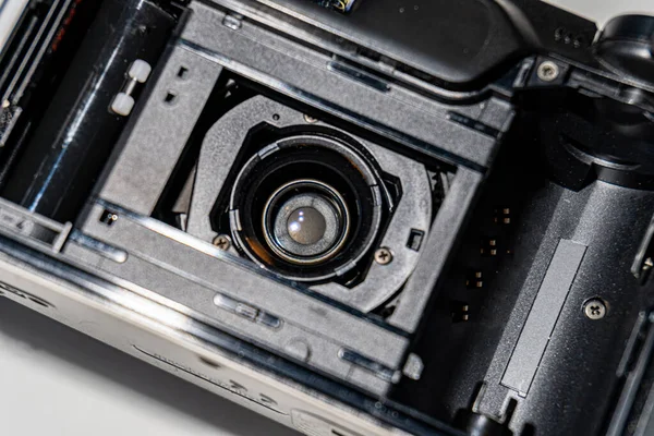Задний Вид Старой Открытой Кинокамеры — стоковое фото