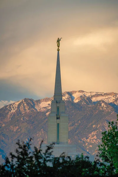 Disparo Vertical Templo Con Techo Torreta Valle Utah Los — Foto de Stock