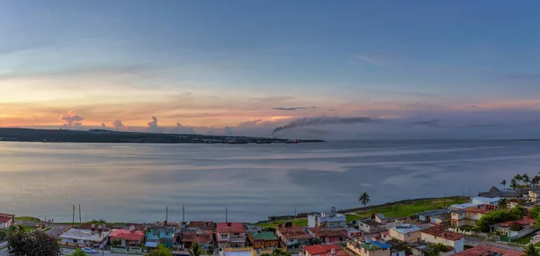 Antenn Utsikt Över Stranden Och Gräsmattan Vid Vattnet Matanzas Stad — Stockfoto