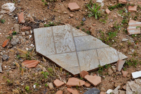 Een Shot Van Gebroken Stenen Grond — Stockfoto