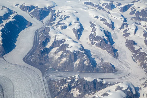 Een Luchtfoto Van Rotsachtige Bergen Winter — Stockfoto