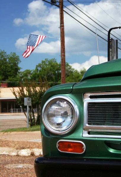 Green Vintage Truck Headlights American Flag — Stock Photo, Image