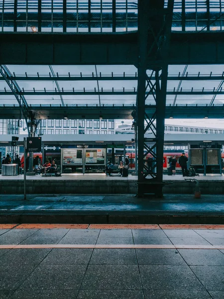 Városi Kilátás Metrómegálló Este — Stock Fotó