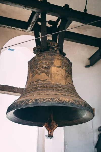 Close Hanging Huge Golden Historical Church Bell — Stock fotografie