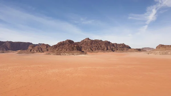 Wadi Rum Jordan Sivatagban Lévő Sziklaformációk Megbabonázása — Stock Fotó