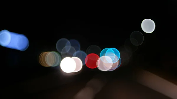 Gece Şehrinde Bulanık Turuncu Mavi Bokeh Işıkları — Stok fotoğraf