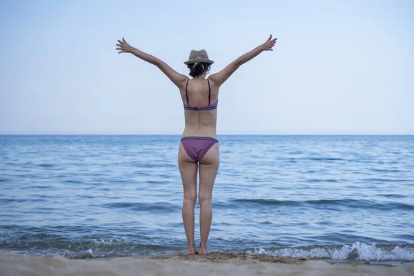 Zdjęcie Białej Modelki Bikini Bułgarii Pozującej Plaży — Zdjęcie stockowe
