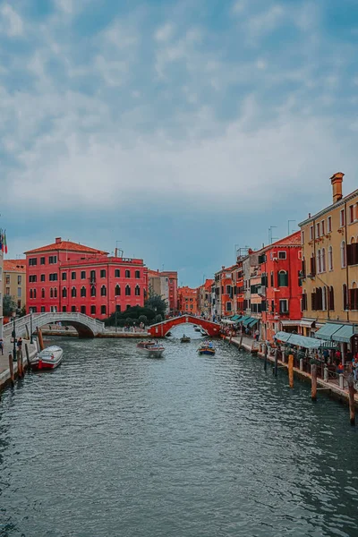 Ein Schöner Blick Auf Eine Venezianische Straße Mit Einem Großen — Stockfoto