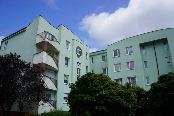 Schöne Außenfassade Eines Modernen Wohnhauses Einem Sonnigen Tag — Stockfoto