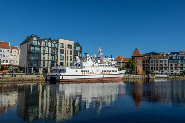 Gdansk Poland Jun 2021 Den Historiska Byggnader Och Kryssning Resa — Stockfoto