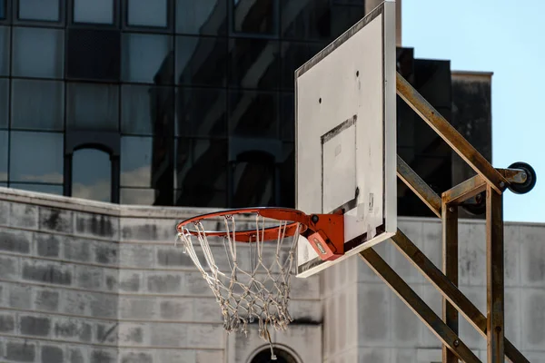 Low Angle View Basketball Hoop City — Stock Photo, Image