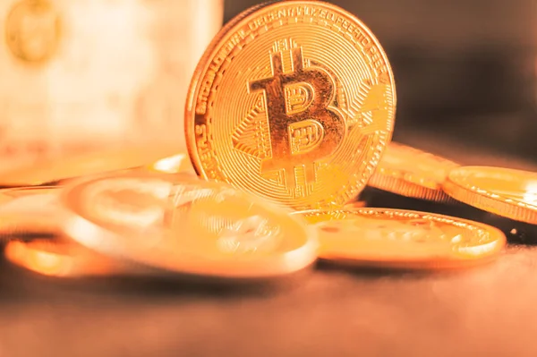 Bir Yığın Altın Bitcoin Kripto Para — Stok fotoğraf