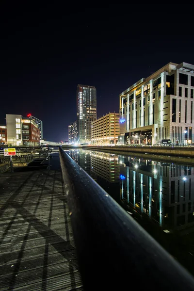 Eisige Nacht Stadtbild Von Einer Hafenseite Aufgenommen — Stockfoto