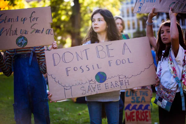 Melbourne Australien Mai 2021 Grundschüler Mit Ihren Eltern Beim Studentenstreik — Stockfoto