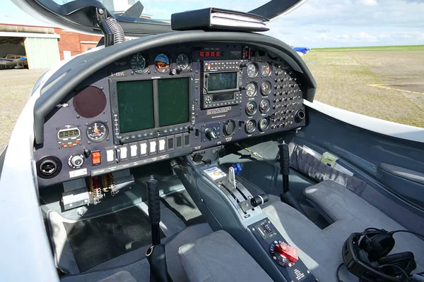 Cockpit Uma Aeronave Leve Aquila A211G — Fotografia de Stock