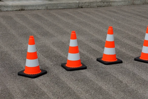 Cones Trânsito Rua Que Prendem Obras Estrada — Fotografia de Stock
