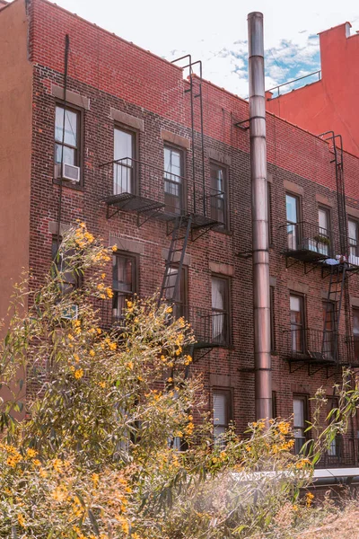 Brooklyn Buildings Exposed Bricks Fire Escapes New York City — Stock Photo, Image